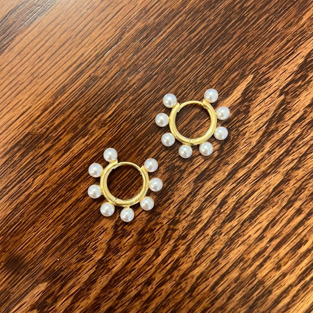 J. Crew Pearl earrings